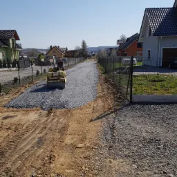 Budowa drogi dojazdowej (600m2) do działek budowlanych