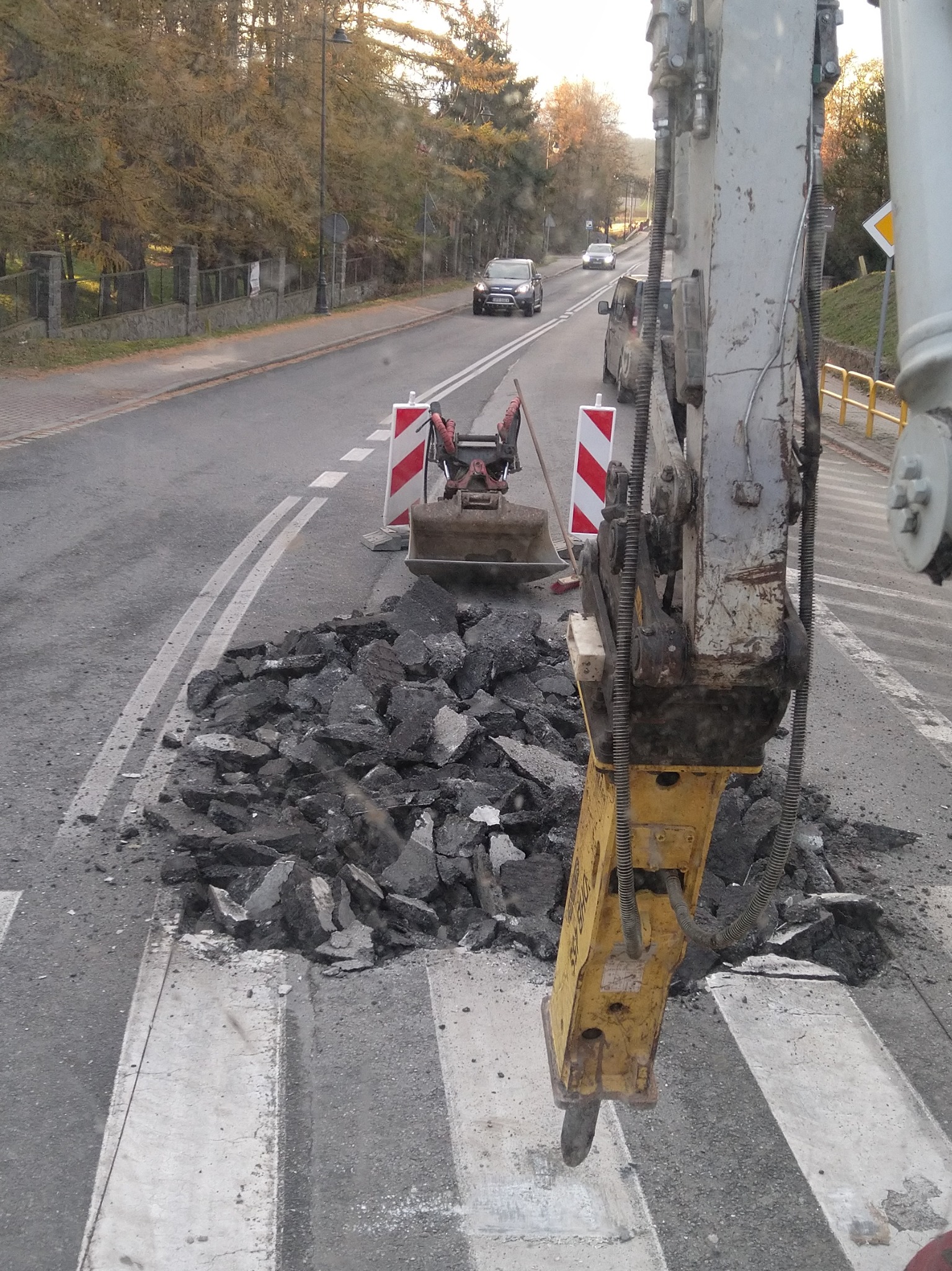 Młot wyburzeniowy renomowanej firmy DHB, skuteczność Naszych działań gwarantowana!