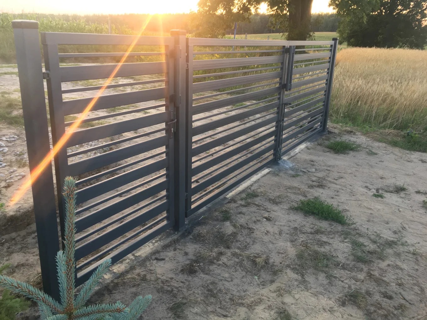 Brama rozwierana rozwierna metalowa ocynkowana malowana proszkowo ral 7016