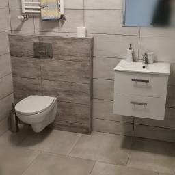 Modernizacja łazienki:
- instalacja wodna 
- instalacja sanitarna
- biały montaż