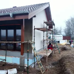 Wykonanie elewcji na budynku szkieletowym.