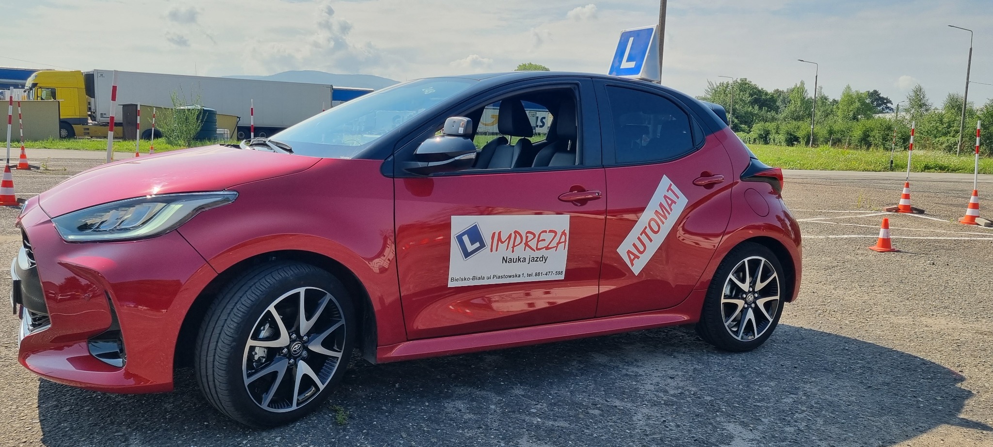 nauka jazdy na automatyczną skrzynię biegów Toyota Yaris hybryda