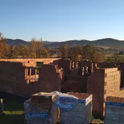 12 m x 12 m ściany zewnętrzne