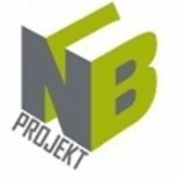 Logo firmy NB Projekt: szary blok 3D z zielonymi literami NB i czarnym napisem PROJEKT pod spodem, ukośny font.
