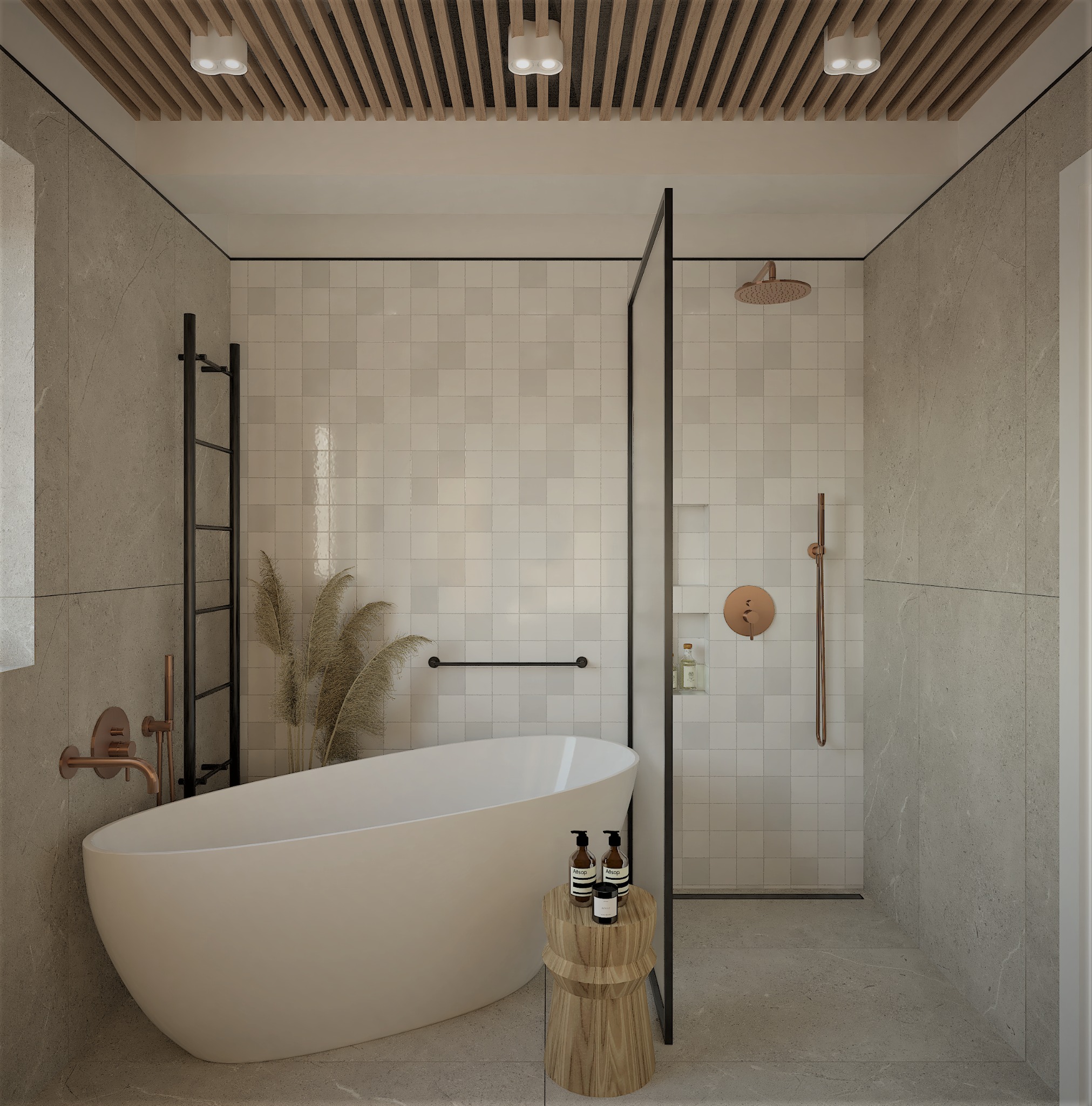 Nowoczesna łazienka z wolnostojącą wanną, przeszklonym prysznicem i elementami w kolorze miedzi, uzupełniona o drewniany stołek i suszone trawy pampasowe.