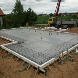 Płyta fundamentowa przed betonowaniem.