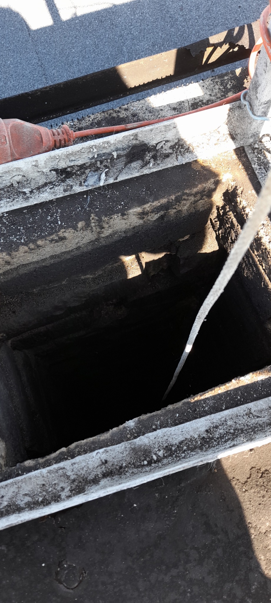 Przed Szlamowaniem przewodu kominowego