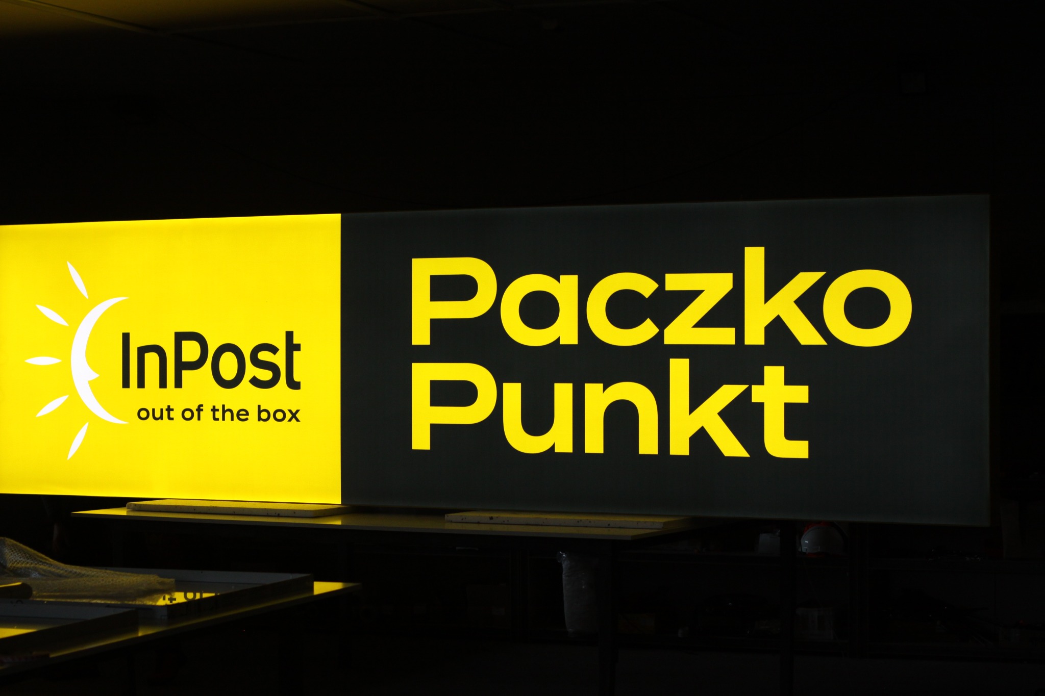 Kaseton zewnętrzny z elastycznym licem, podświetlenie LED