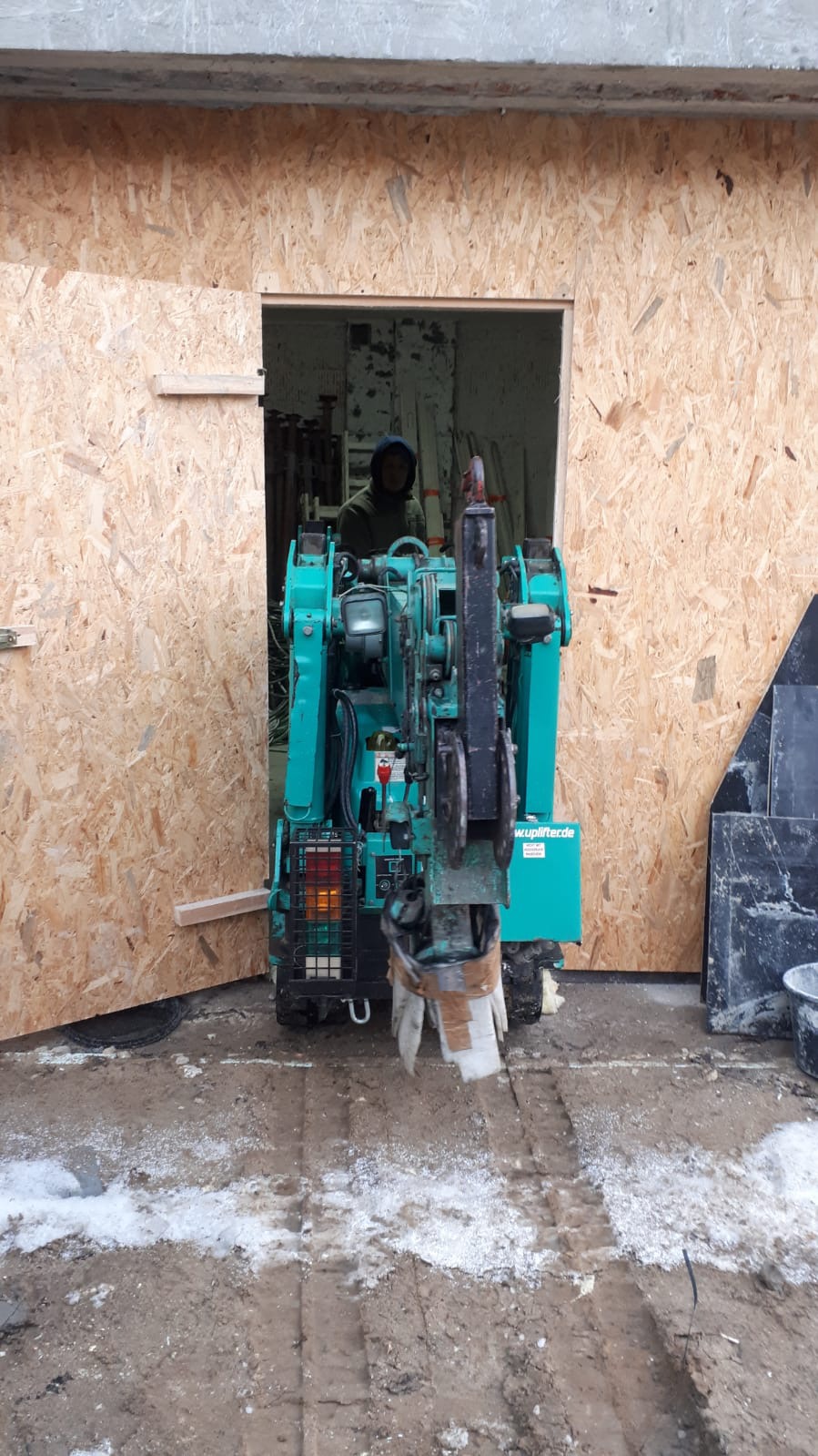 Tylko 75 cm szerokości co pozwala na dojechanie praktycznie wszędzie.