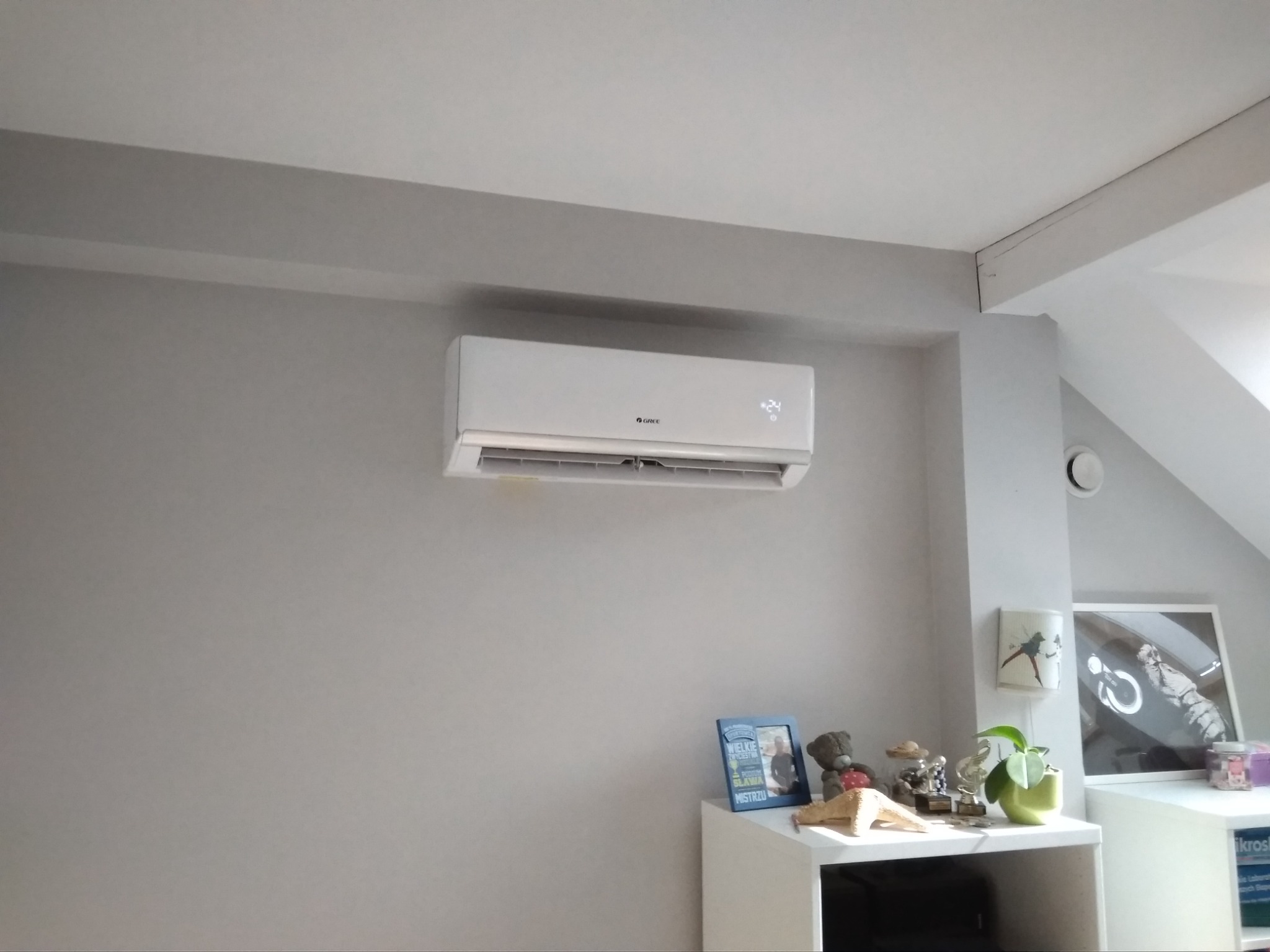 Montaż klimatyzatora w pokoju na poddaszu domu jednorodzinnego - Radom