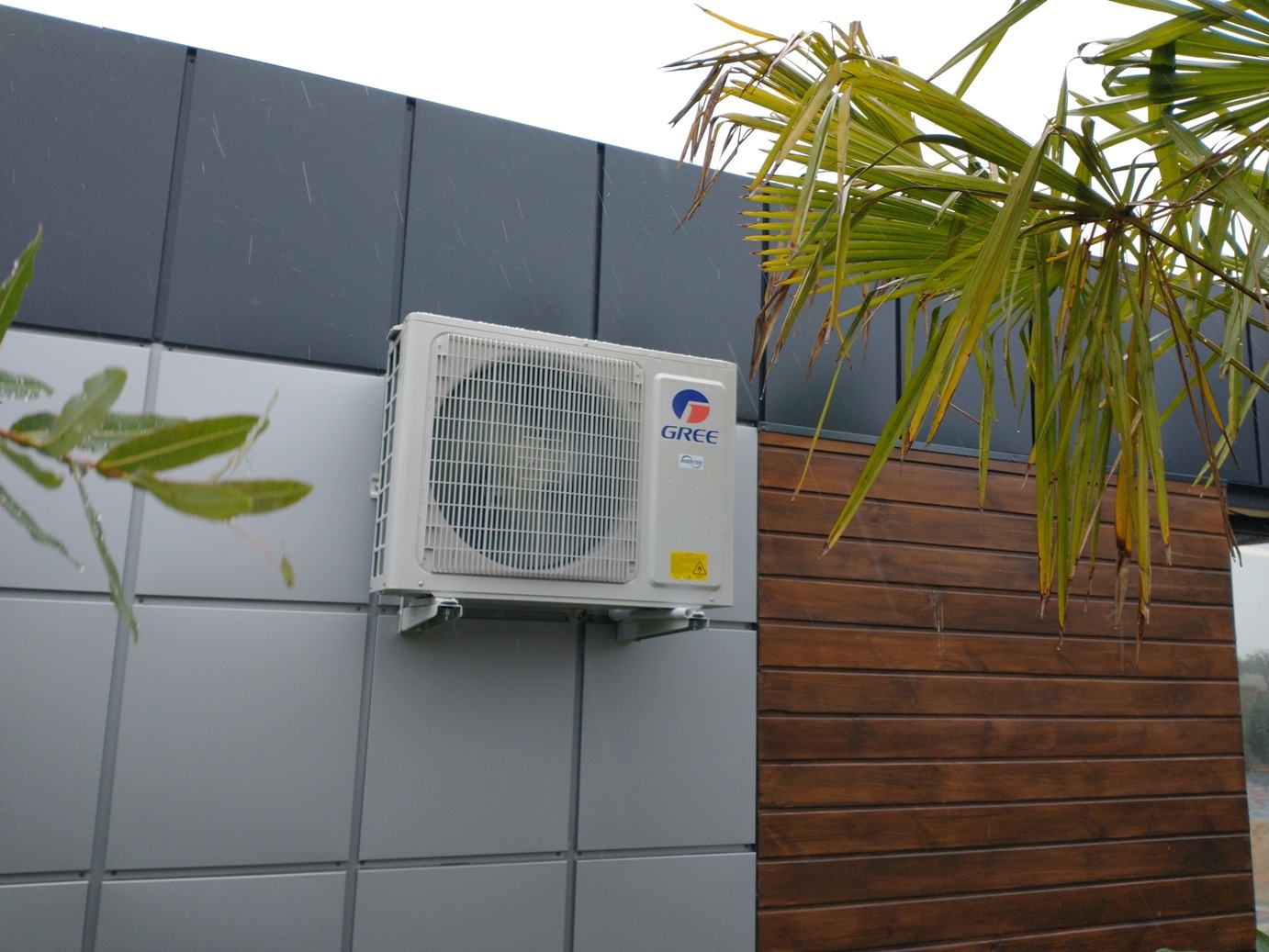 Klimatyzator montowany w obiekcje z płyty warstwowej na potrzeby grzania i chłodzenia - Kobylany Skaryszew