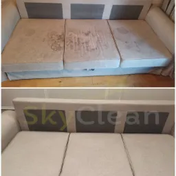 Porównanie sofy przed i po czyszczeniu: widoczne plamy na siedziskach przed zabiegiem i czysta tapicerka po jego zakończeniu. Na górze sofy leżą złożone białe ścierki.