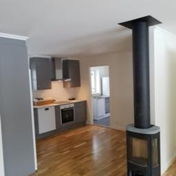 Montaż kuchni, podłóg, kominka