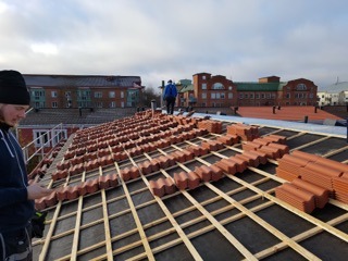 Naprawa oraz wymiana dachówek