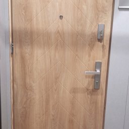 Drzwi wewnątrzklatkowe
Wikęd Protect ( akustyczne+antywłamaniowe)
model 49
kolor woodec dąb turner