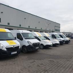 Flota nowych samochodów dostawczych. 