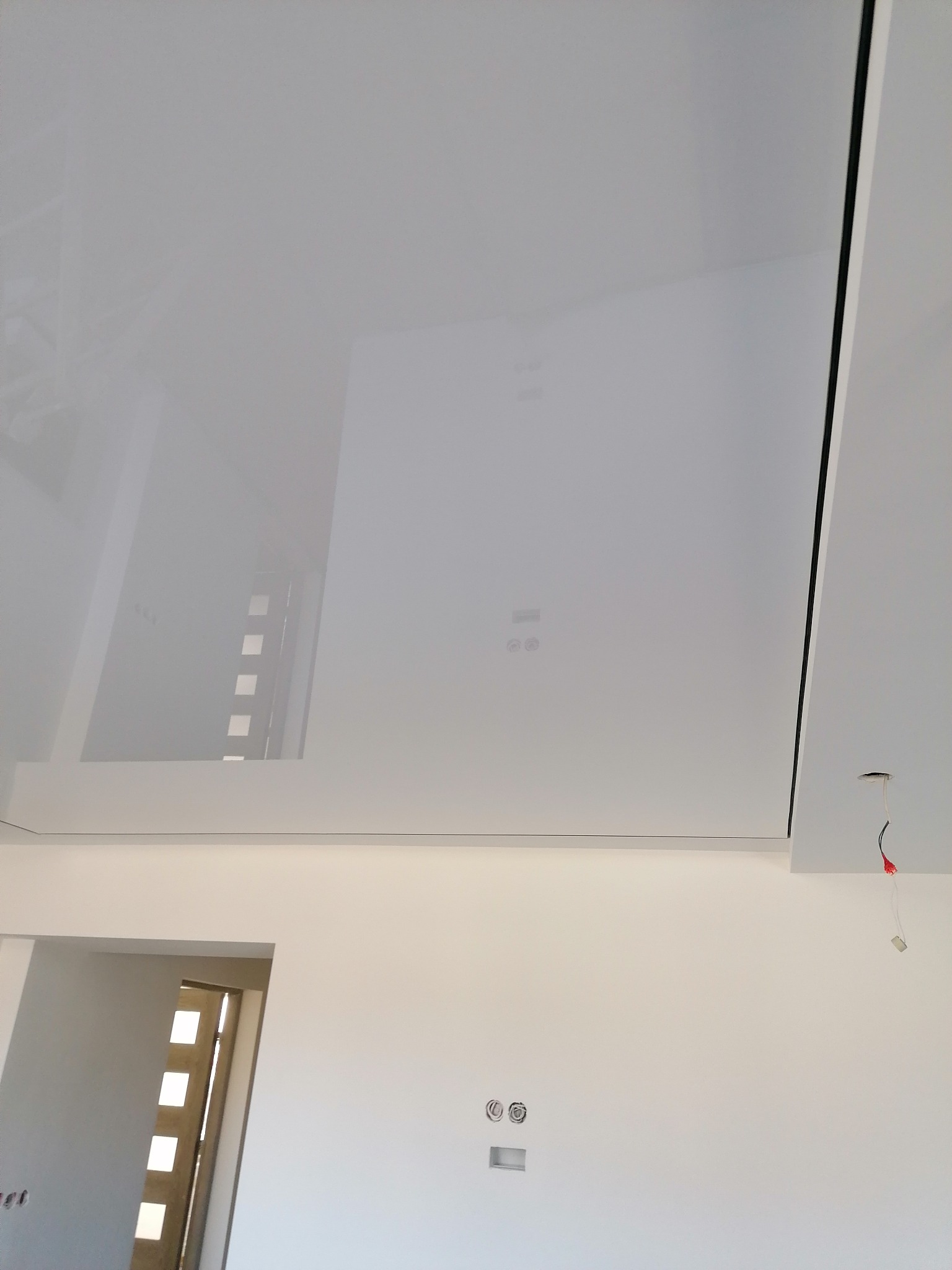 sufit napinany biały połysk