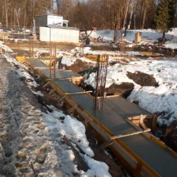 Stopy wraz z ławami po hale w Cieszynie