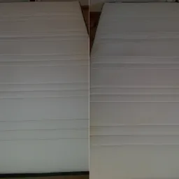 Materac z widocznymi plamami przed i po czyszczeniu, ukazujący efekt usługi.