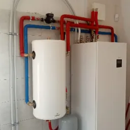 Midea jednostka wewnęntrzna z wbudowanym zbiornikiem c.w.u + bufor oraz osprzęt.