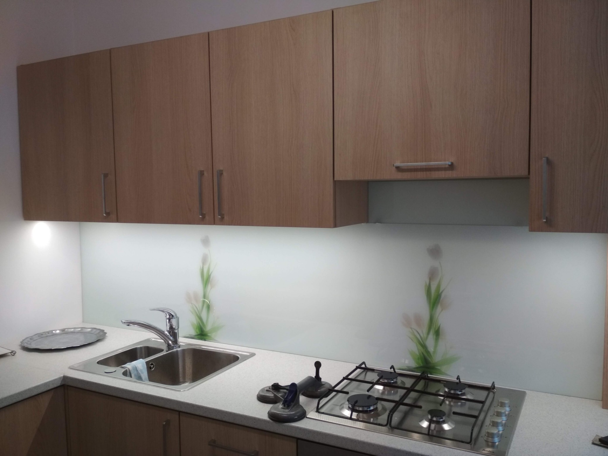 Szyby hartowane z nadrukiem kwiatowym uv do kuchni