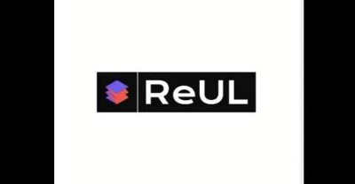 Logo firmy ReUL z graficznym symbolem ułożonych kostek w kolorach fioletowym i czerwonym na czarnym tle.
