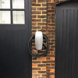 Ładowarka elektrycznego samochodu Tesla