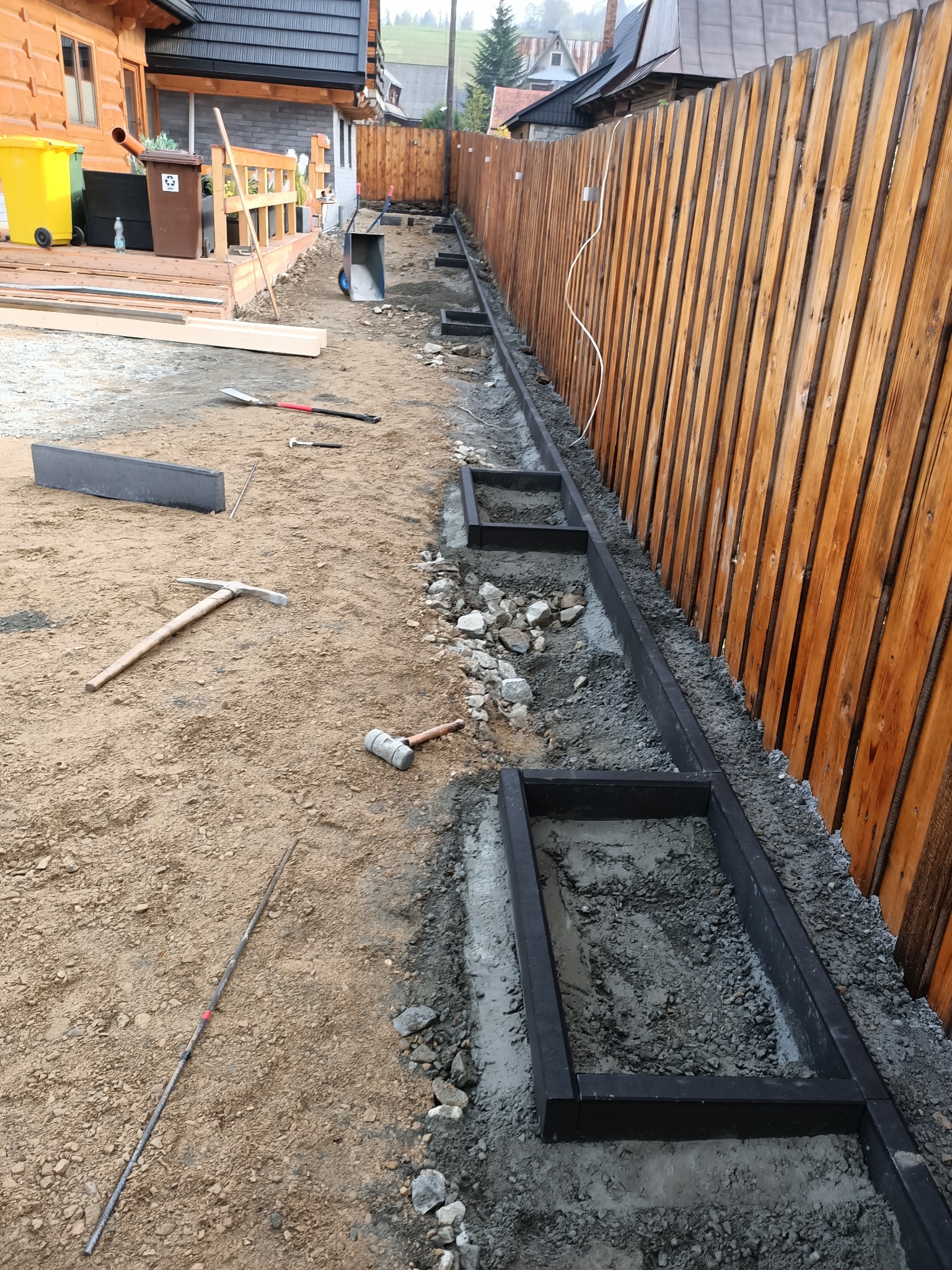 Donice na kwiaty ,drzewka..