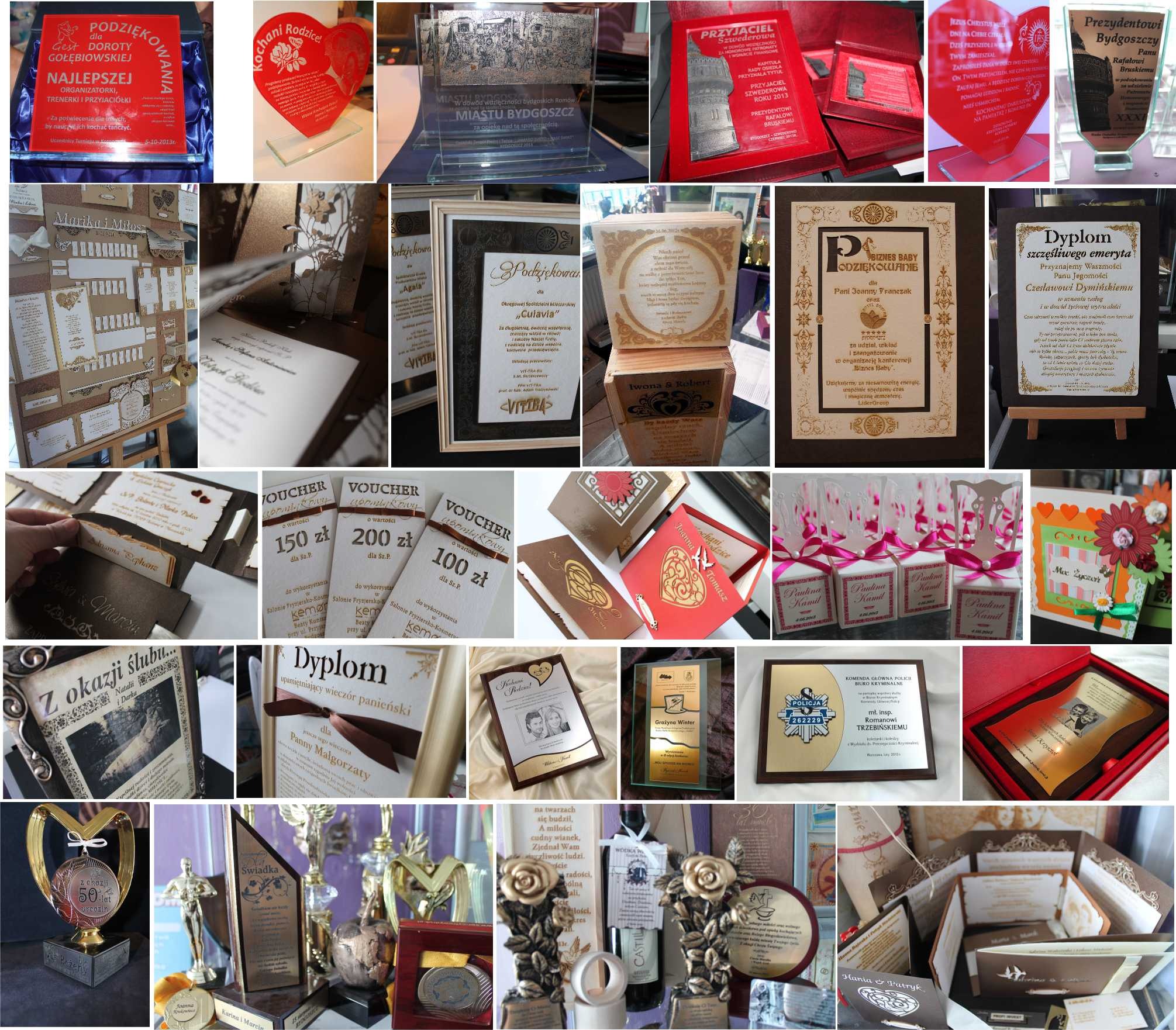 Kolekcja różnorodnych dyplomów, podziękowań i certyfikatów w ozdobnych ramkach, szklanych statuetkach i pamiątkowych tablicach, prezentujących różne okazje i osiągnięcia.