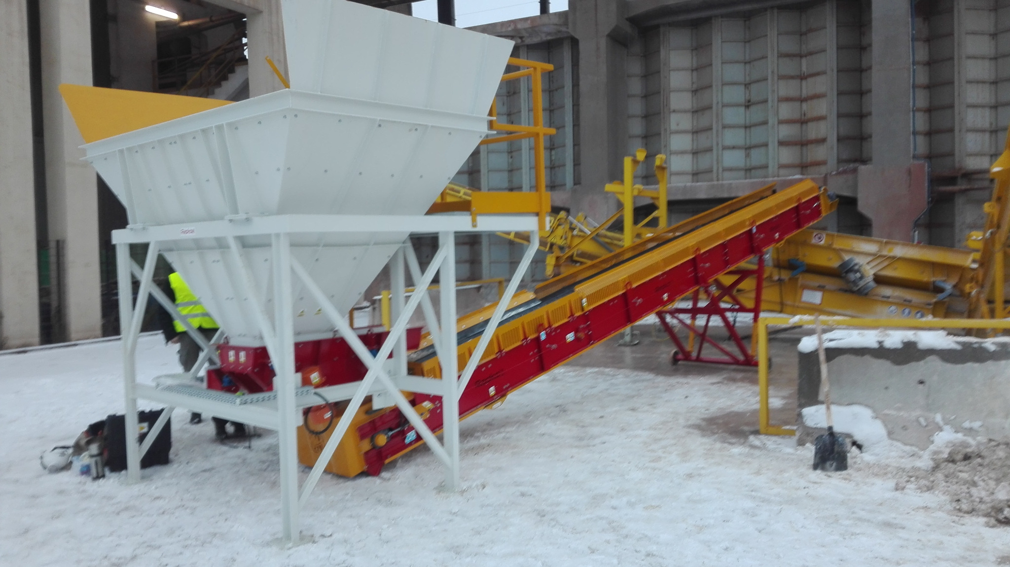 Instalacja załadunku przesiewacza Q=10 T/h