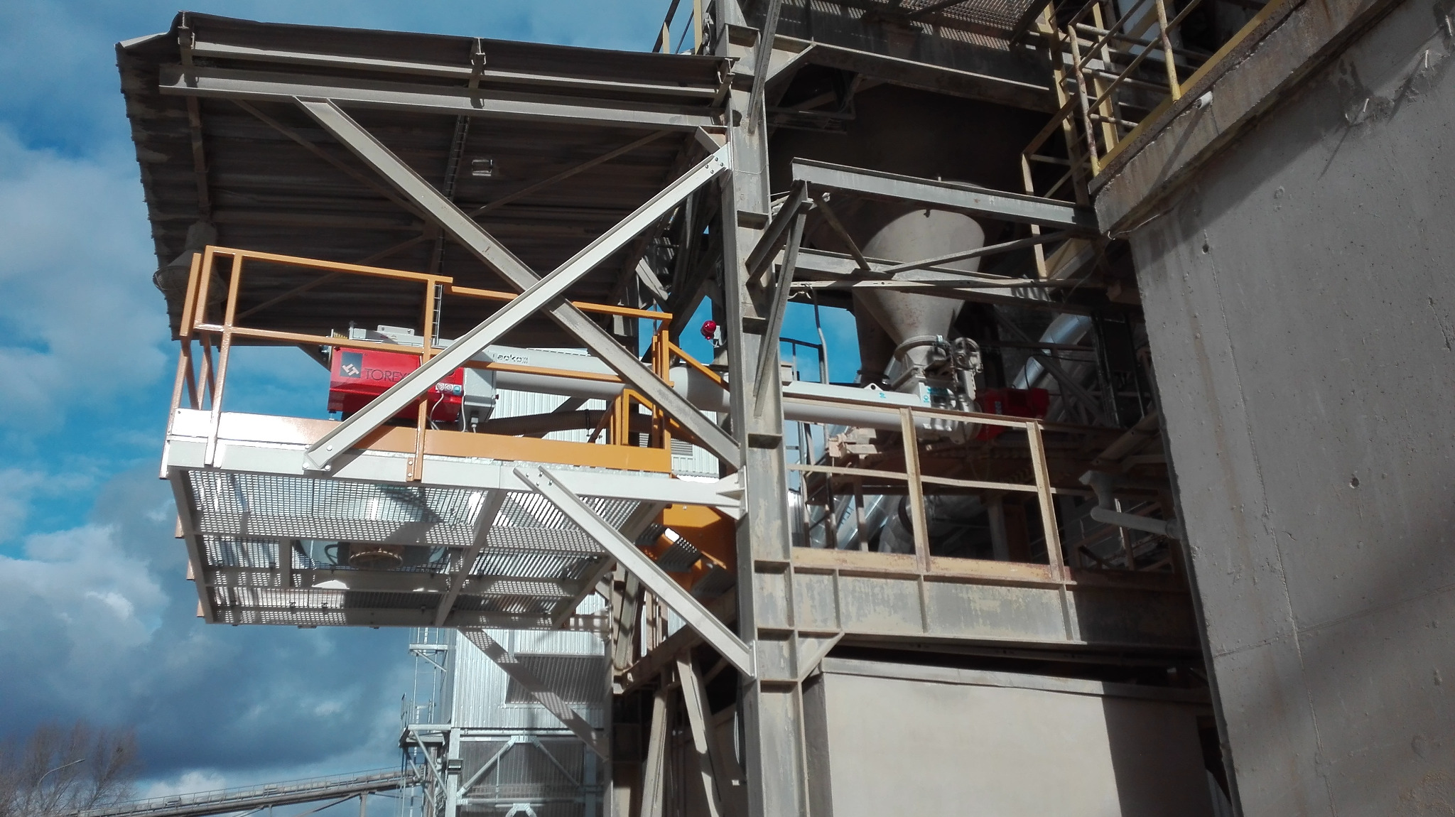 Instalacja załadunku autocysterny Q=90 T/h