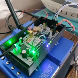 Urządzenie do zdalnej kontroli osuszania budynku.