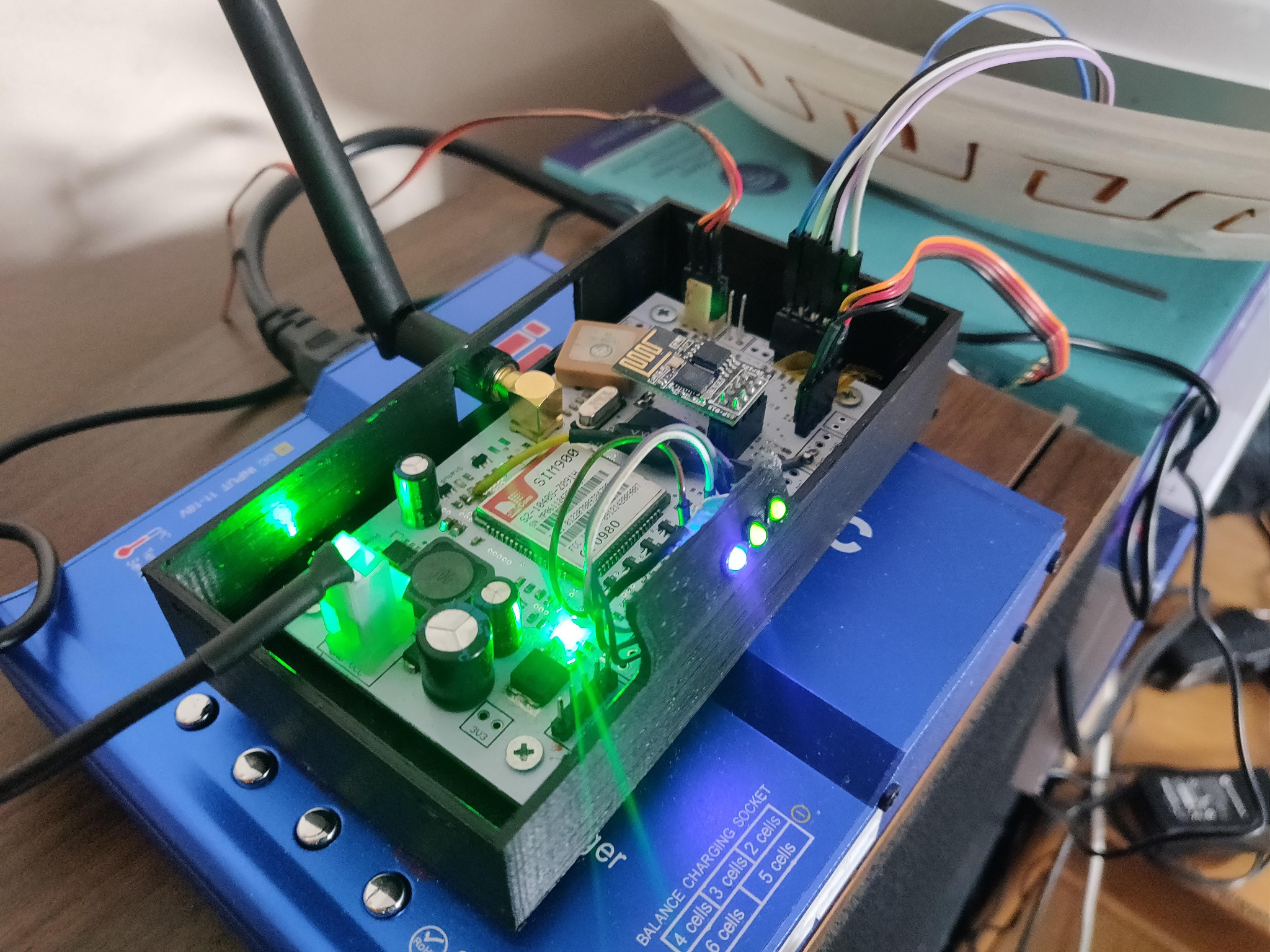 Urządzenie do zdalnej kontroli osuszania budynku.