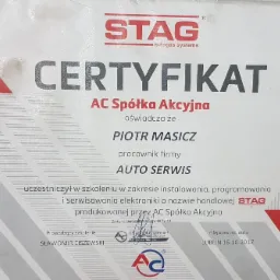 Certyfikat ukończenia szkolenia z zakresu instalacji i serwisowania elektroniki STAG przez pracownika auto serwisu, wystawiony przez AC Spółka Akcyjna, Lublin, 16-10-2017.