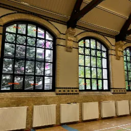 Zabudowy okienne w stylu klasycznym – Hala sportowa - Wrocław