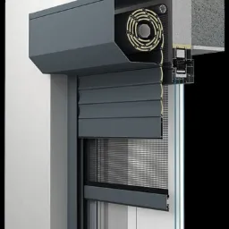 Roleta zewnętrzna z moskitierą.