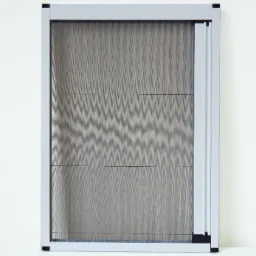 Moskitiera drzwiowa.