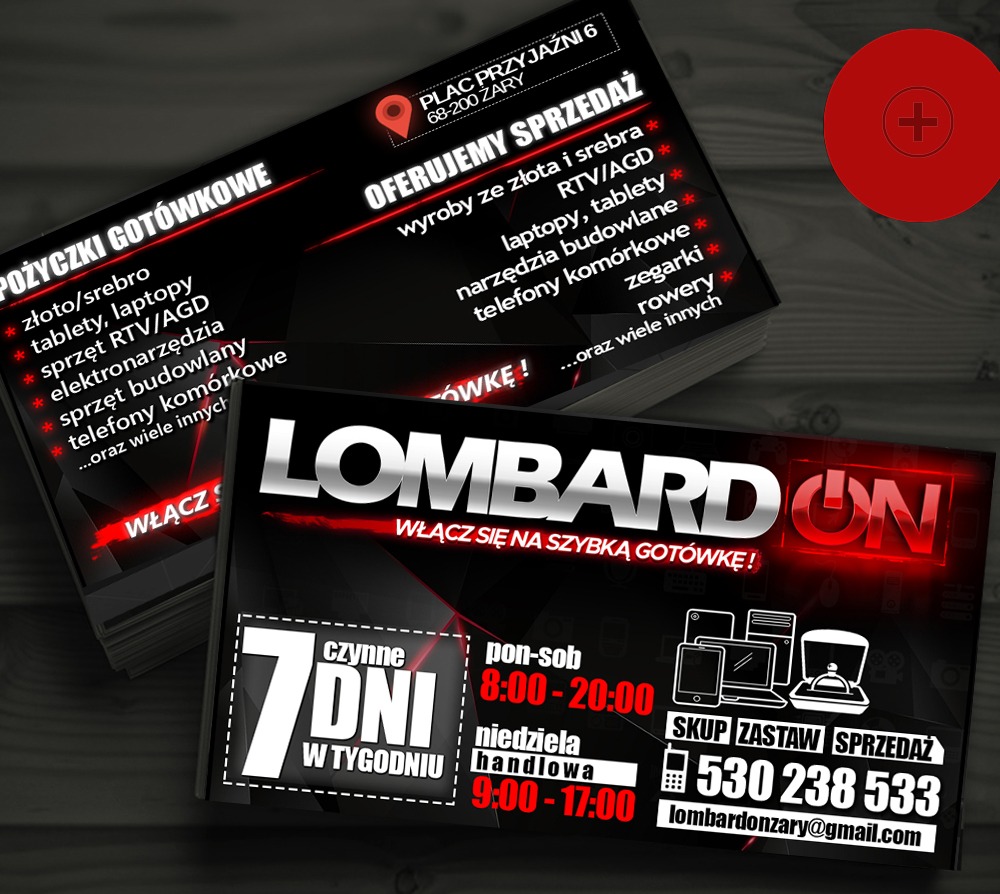 Stos wizytówek lombardu z informacjami o ofercie pożyczek gotówkowych, sprzedaży złota i srebra, sprzętu RTV/AGD, elektronarzędzi, sprzętu budowlanego i telefonów komórkowych, z adresem i numerem...