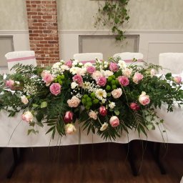 Osoba prywatna - Dekoracje florystyczne sal weselnych i kościołów.