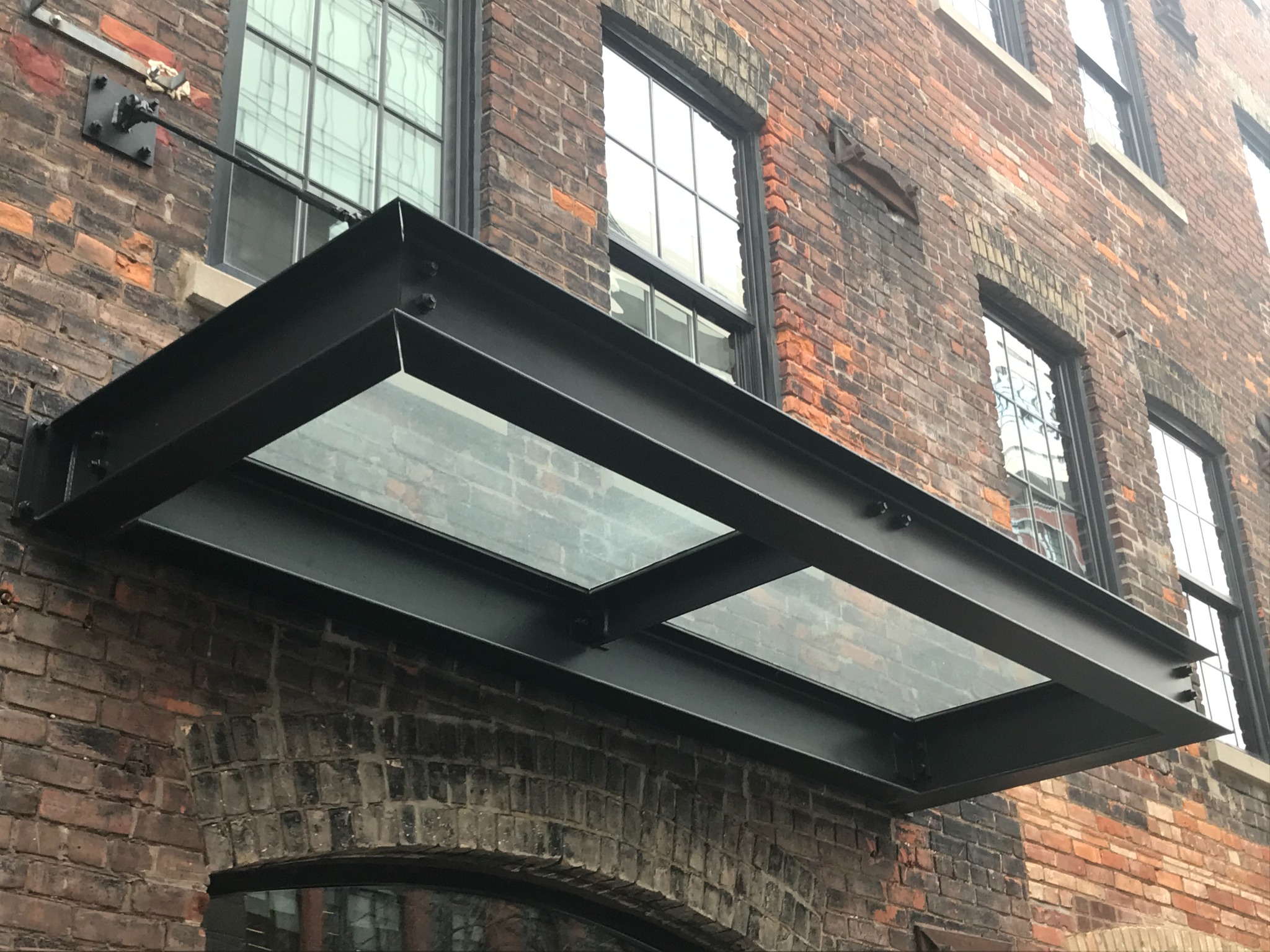 Zadaszenie nad wejściem