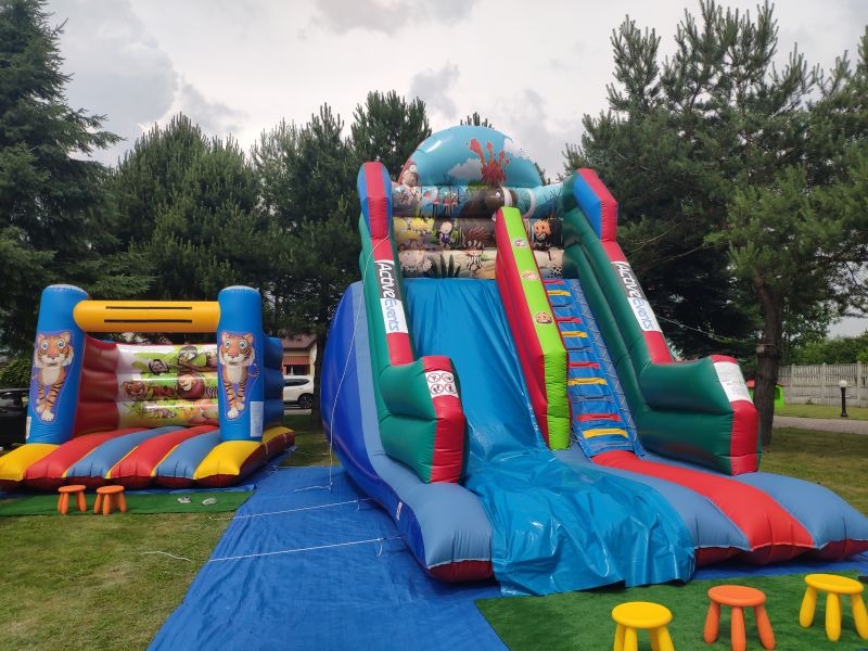 Zjeżdżalnia dmuchana i zamek do skakania