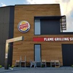 Elewacja eternit, ACM i panele drewniane Burger King