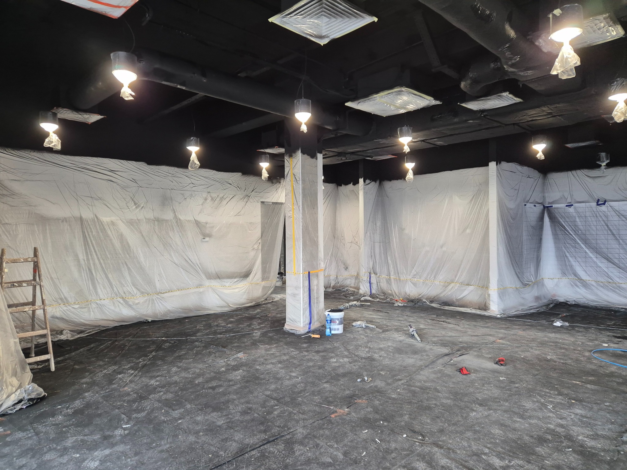 Malowanie hydrodynamiczne sufitu