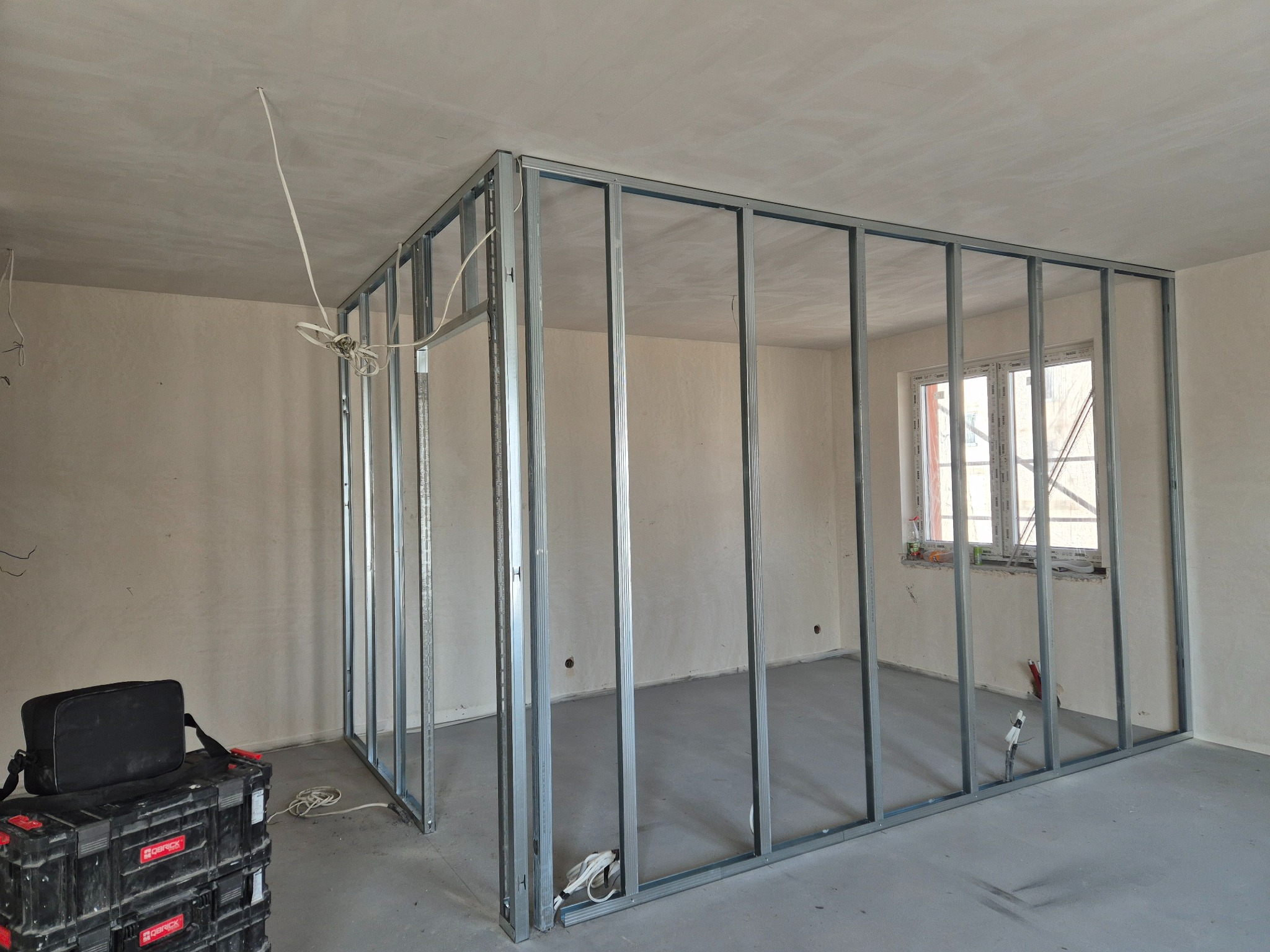 Montaż ścian działowych w Chrzanowie dla Dombud S.A