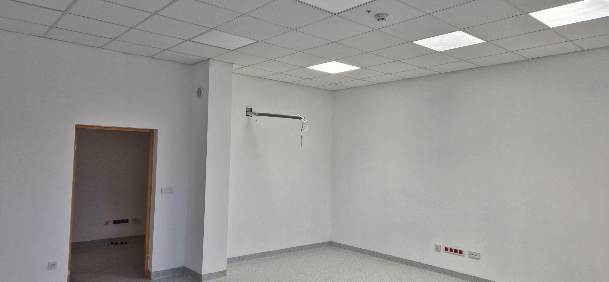 Remont pomieszczeń biurowych w budynku KIS w Będzinie.