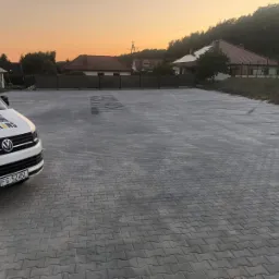 Plac z Kostki Brukowej Behaton o powierzchni 850 m2