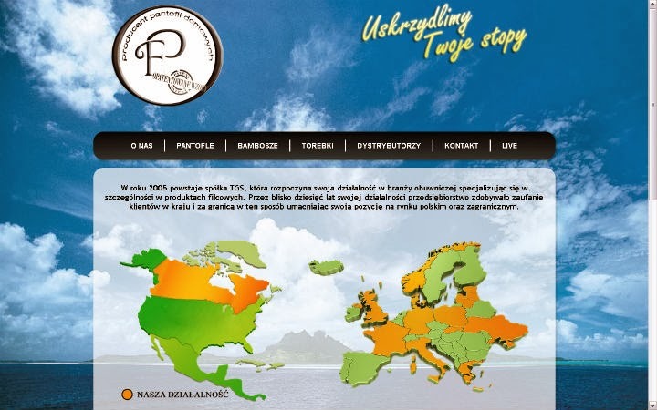 Strona internetowa producenta obuwia domowego z menu nawigacyjnym, logo firmy w lewym górnym rogu, mapy Ameryki Północnej i Europy z zaznaczonym obszarem działalności firmy na tle błękitnego nieba...