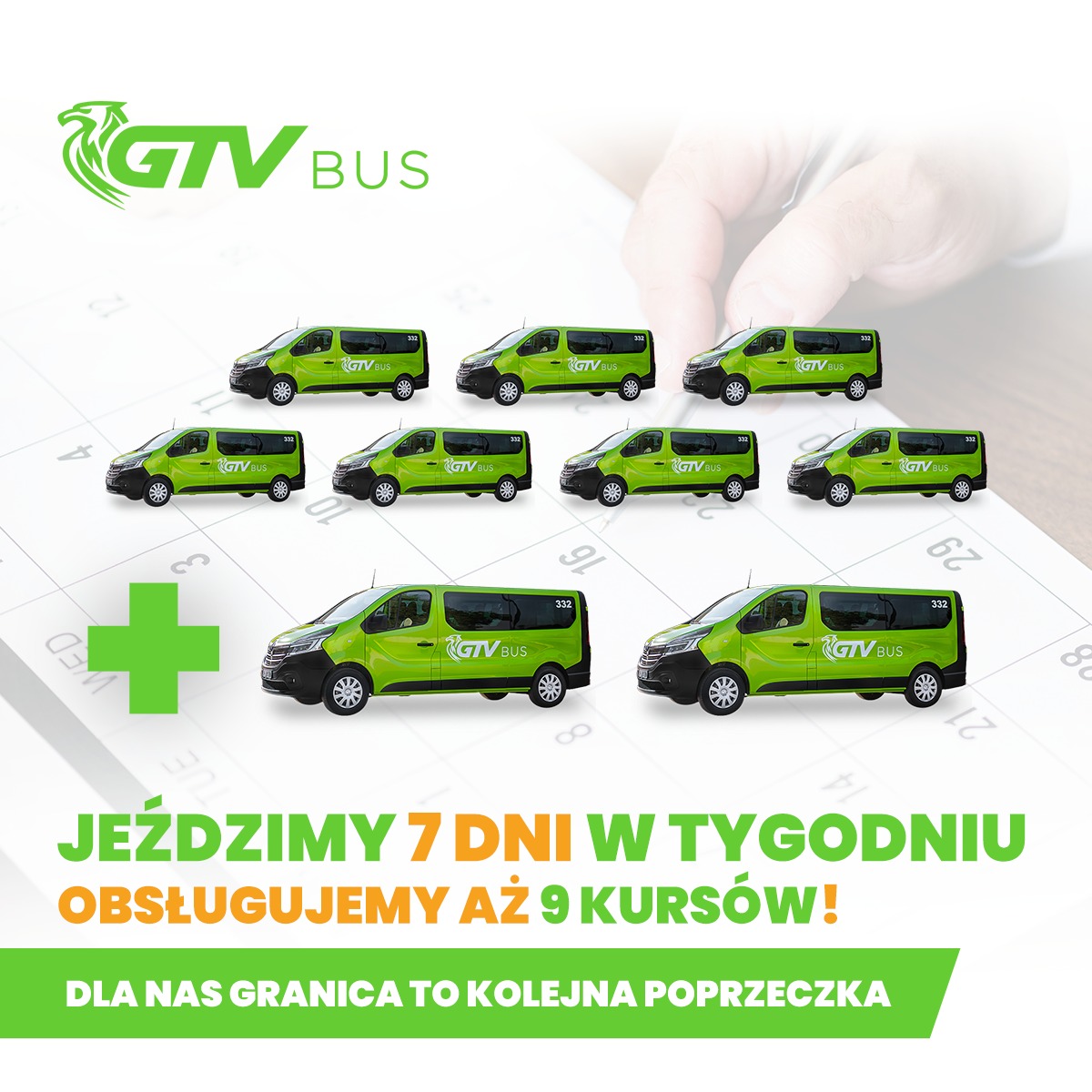 Grafika reklamowa: flota zielonych busów z logo GTV BUS ustawiona na kalendarzu, symbolizująca codzienne kursy i brak ograniczeń.