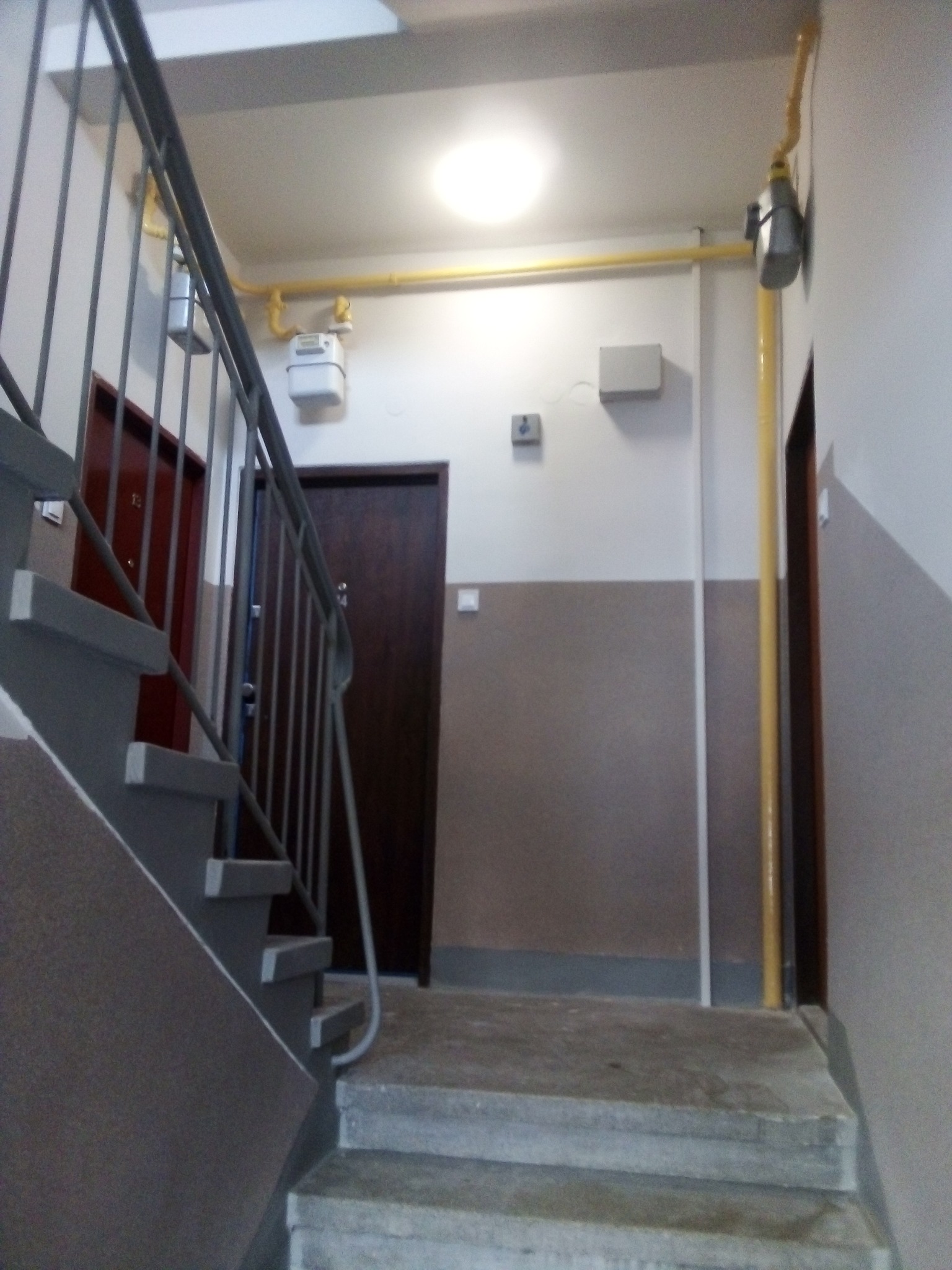 Remont klatek schodowych tynkowanie i malowanie natryskowe