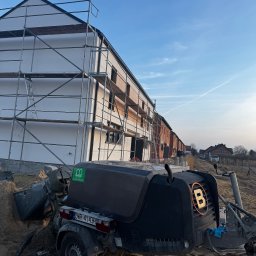 Wykonanie posadzek jastrychowych na osiedlu mieszkalnym w Skierniewicach , zakończony sukcesem i pełnym zadowoleniem Generalnego Wykonawcy który zlecił nam pracę. Total~ 2000m2 powierzchni posadzek. 